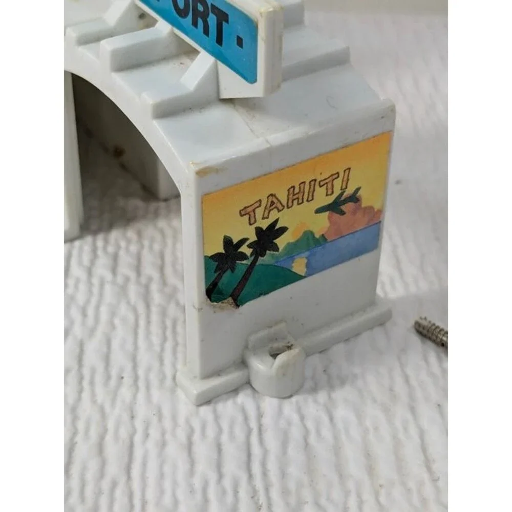 Vintage Micro Machines Super Van City Airport building Galoob replacement part